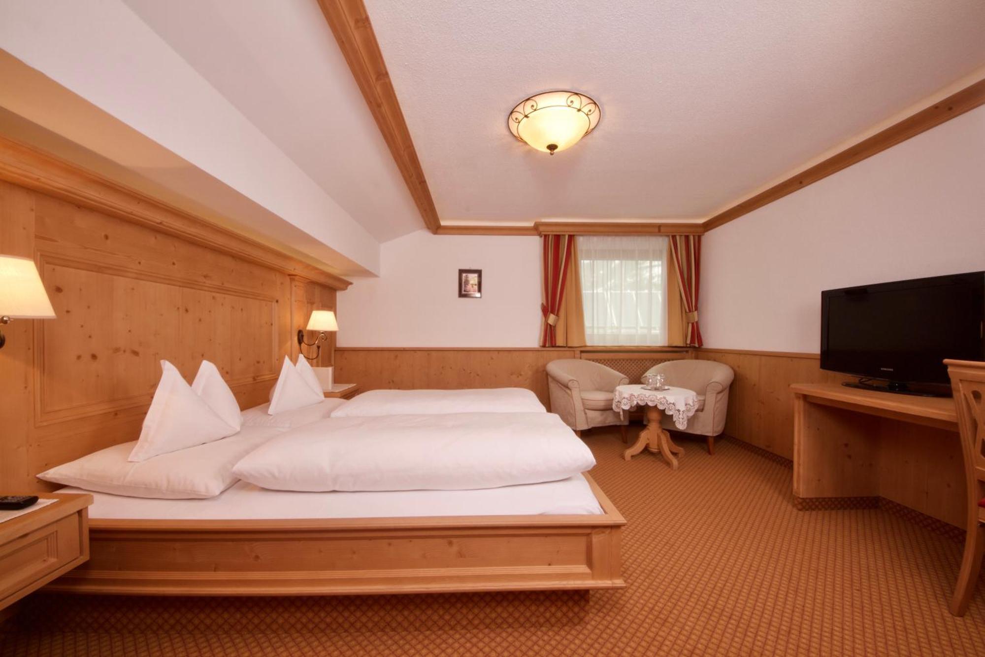 Hotel Alpenland โอเบอร์กัวร์เกิล ภายนอก รูปภาพ