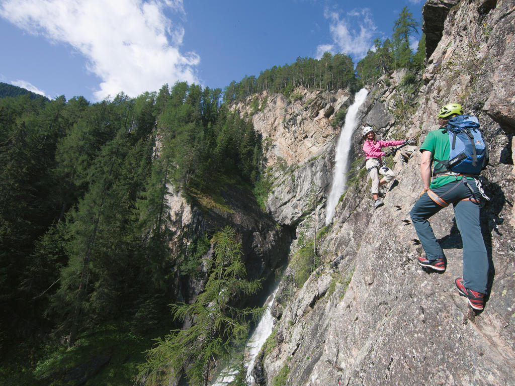 Hotel Alpenland โอเบอร์กัวร์เกิล ภายนอก รูปภาพ